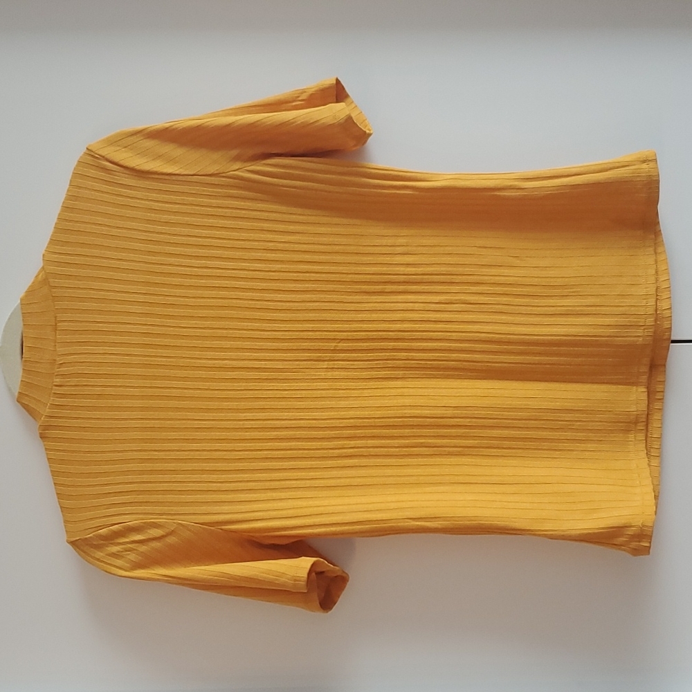 H&M Ribbed Tee - Picture 2 of 4